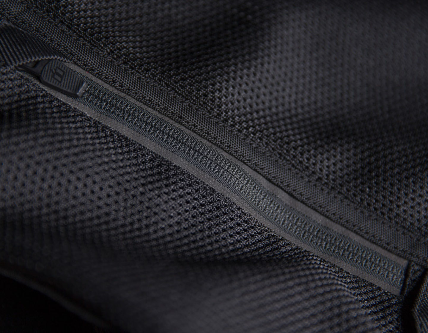 contra_2_jacket_stealth_front_kurtka_motocyklowa_icon_moto-szrot.pl_lublin_lubelskie_czesci_motocyklowe_12.jpg